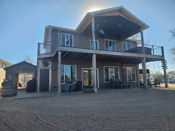 11 W Sandy Ridge Rd, Columbus, NE 68601