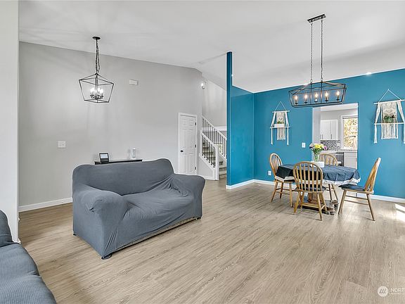 4th image of 16113 87th Avenue Ct E