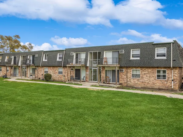8480 W 103rd Ter #301, Palos Hills, IL 60465