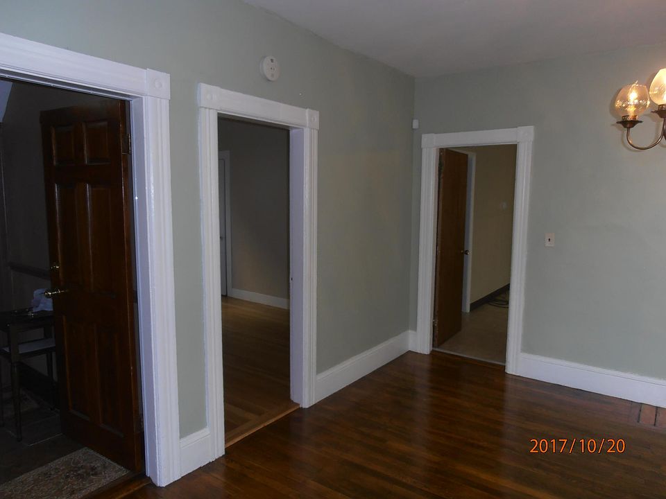 Living room 4