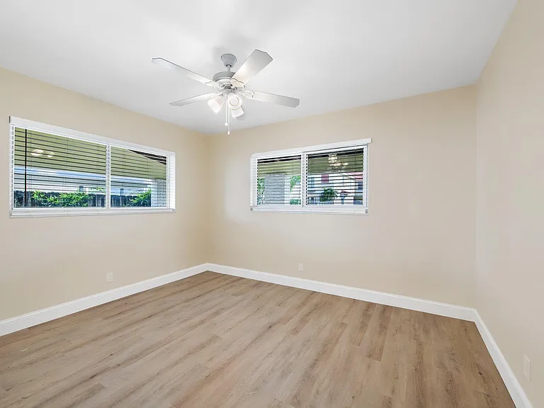 1209 NE 18th Ave — Photo 10