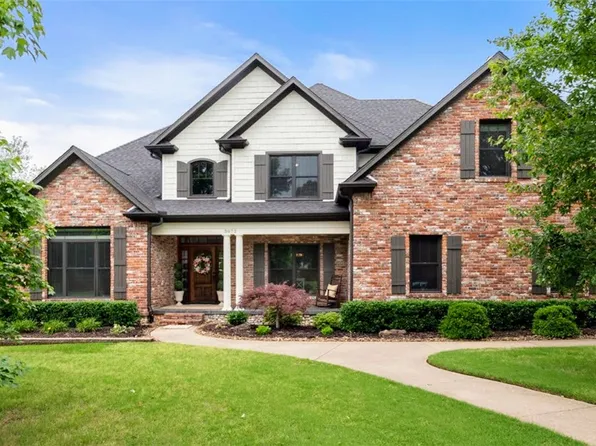 3072 E Hunters Ridge Rd, Springdale, AR 72764