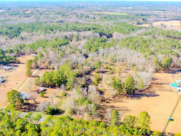 5131 Ponderosa Rd, Sanford, NC 27332