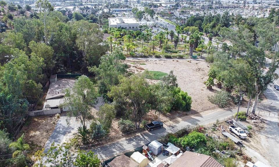 1st image of 1551 Pine Heights Way