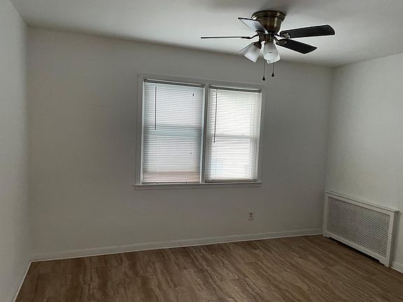 3rd image of 20 S Stone Ave #2B