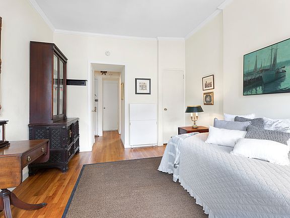 2nd image of 120 E 83rd St APT 5D