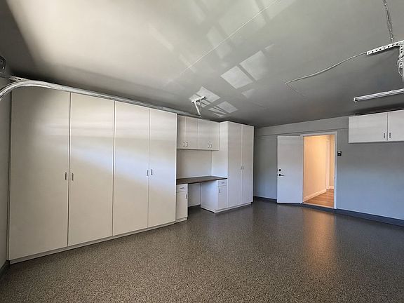 3rd image of 3165 Weatherby Dr