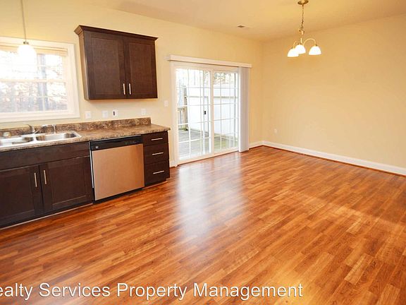 3rd image of 2009 Lakeside Dr Unit 210