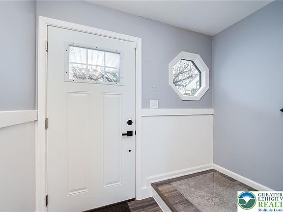 3rd image of 6685 Jefferson Ct