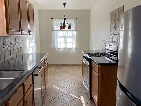 3rd image of 941 N Inglewood Ave APT 3