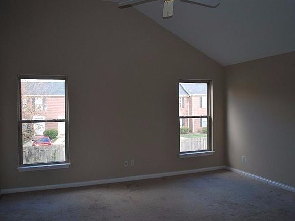 4th image of 441 Lucille Dr