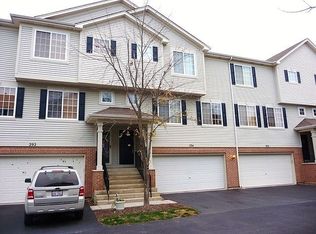 294 Evergreen Cir, Gilberts, IL 60136