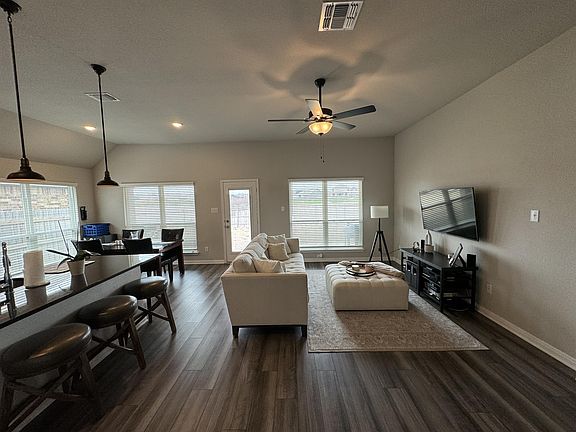 4th image of 8314 Stonehollow Dr