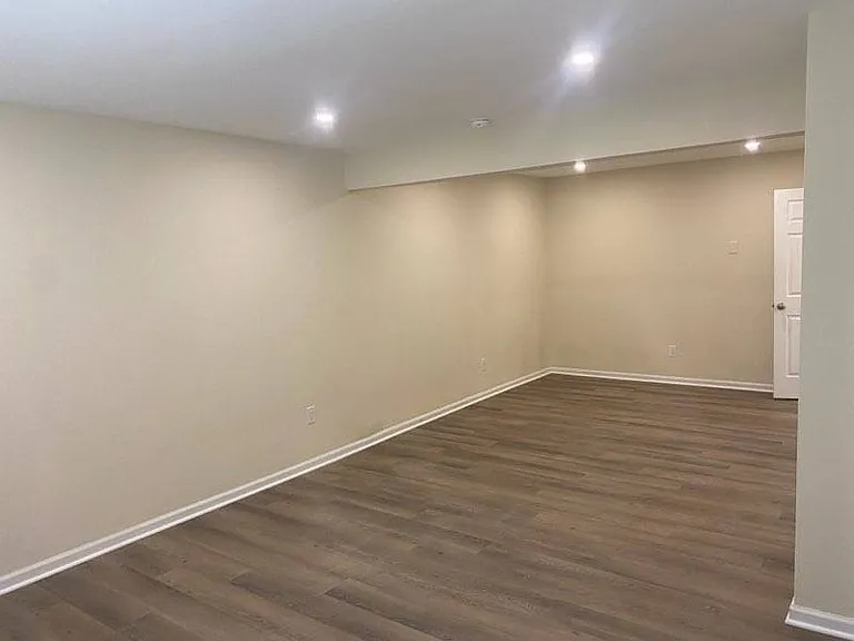 215 Northview Dr — Photo 33