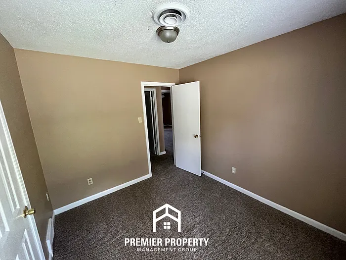 3210 Morningview Dr — Photo 17