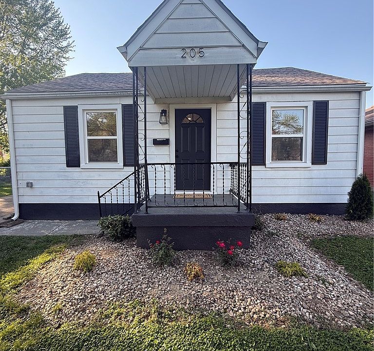 1st image of 205 W Bowne Boulevard W