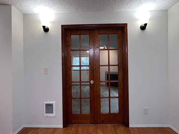 3rd image of 10522 Lake City Way NE APT 301