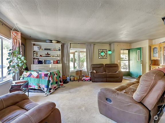 4th image of 36122 1st Avenue S