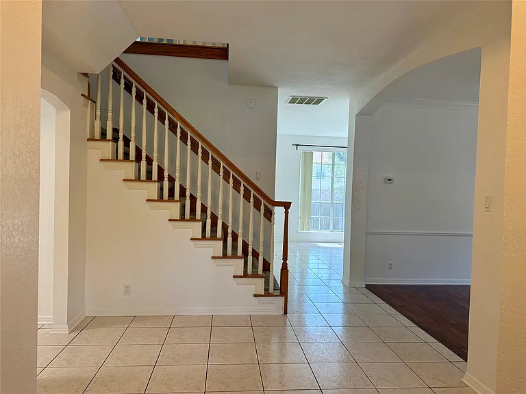 11112 Marden Ln — Photo 4