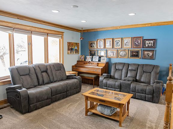 2nd image of 10757 Banyan Dr