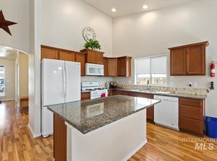 425 W Ramsbrook St, Meridian, ID 83646