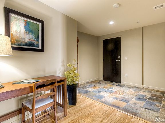 3rd image of 1515 Dock St Unit 221