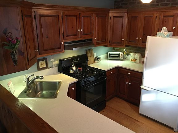 Custom cabinet/counter space