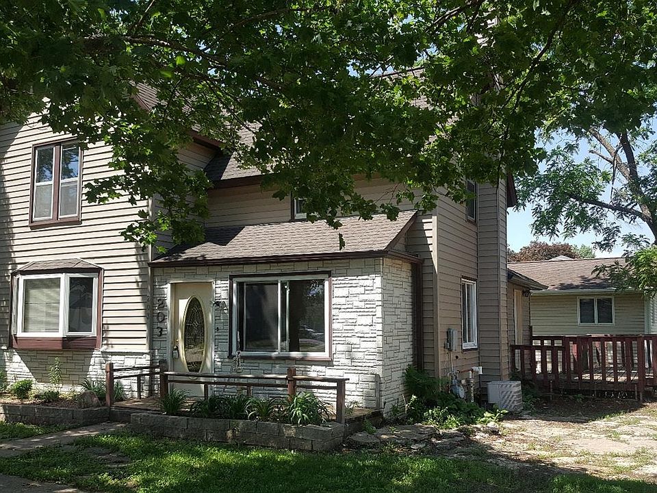 1st image of 203 2nd St N