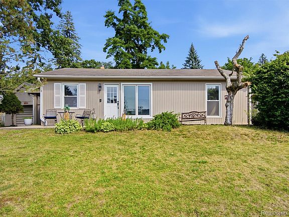 3rd image of 2790 Sylvan Shores Dr