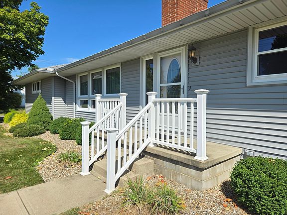 2nd image of 990 Highland Ave