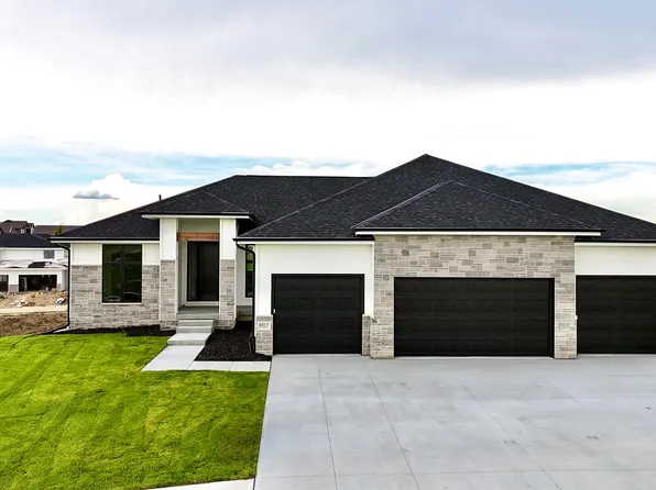 6517 S 214th St, Elkhorn, NE 68022