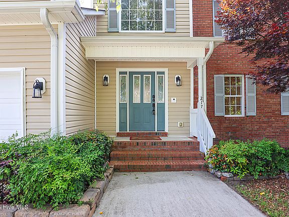 5th image of 217 Rutherford Way
