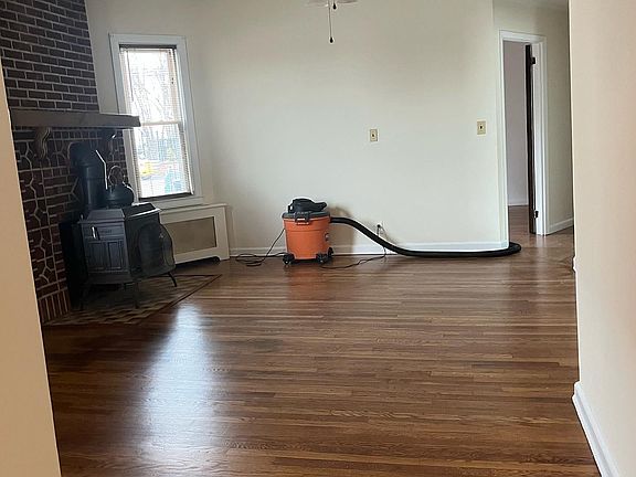 2nd image of 8 Hollywood Ave