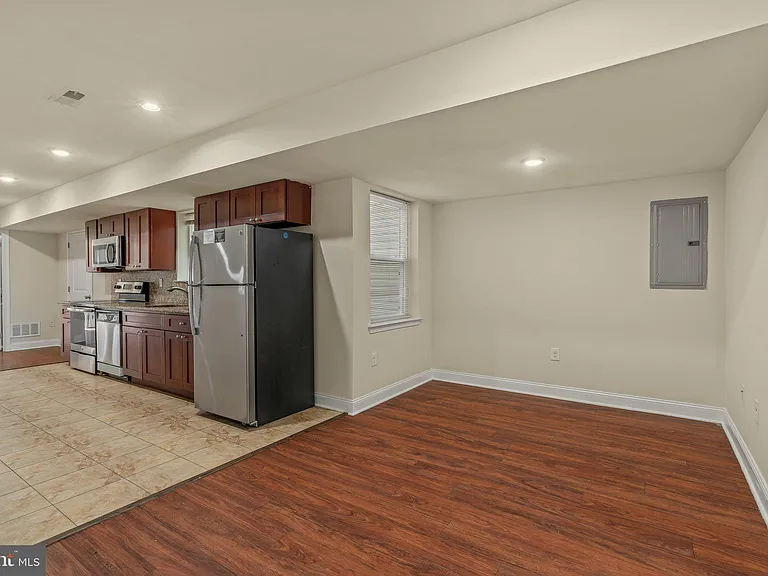 1724 W Master St #C — Photo 16