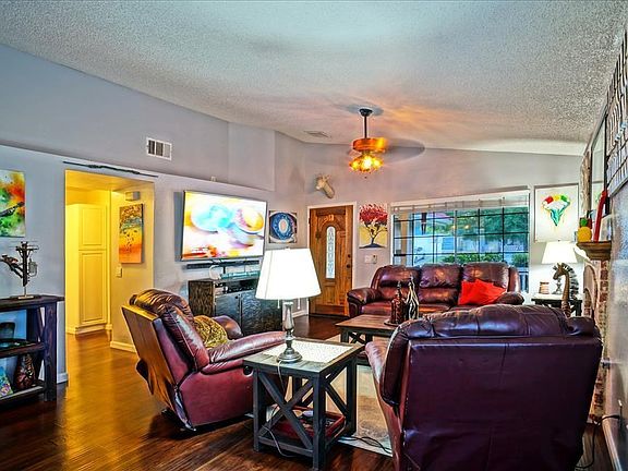 -Livingroom2-1