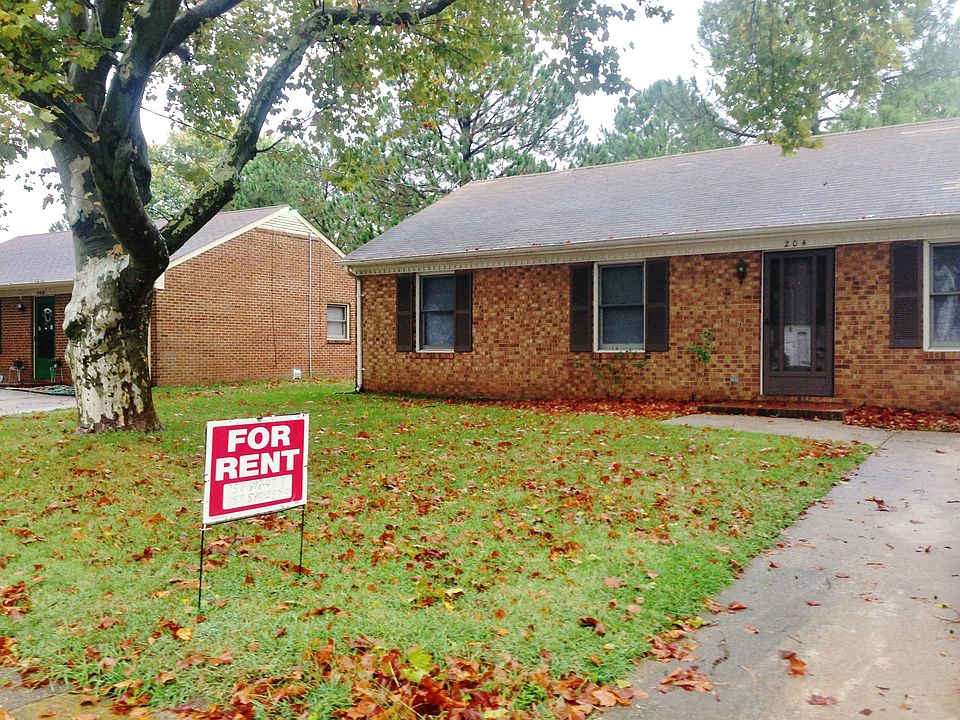 1st image of 204 Pine Ave