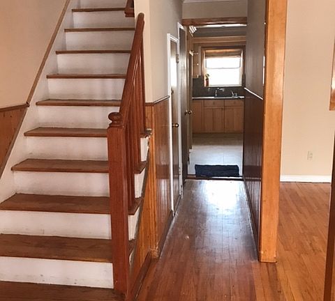 2nd image of 2825 Schurz Ave
