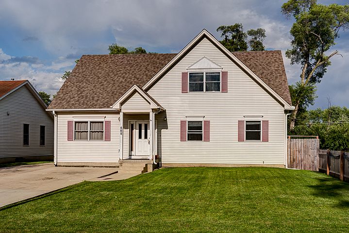 1st image of 232 Parker Ct