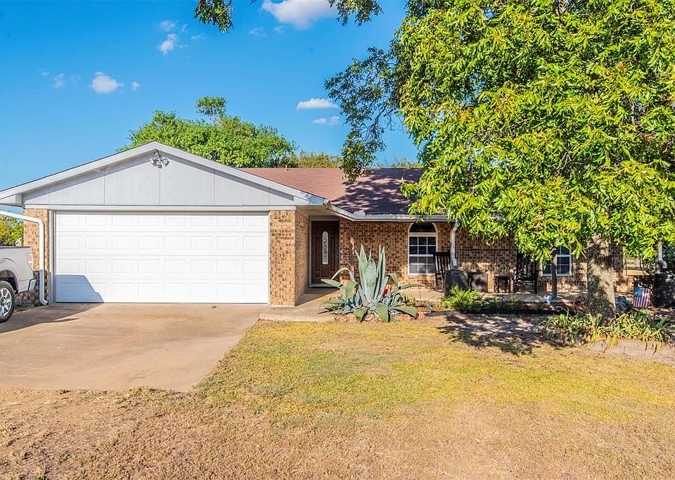 1st image of 103 Vinyard Dr