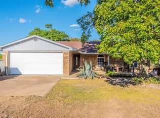 103 Vinyard Dr, Waxahachie, TX 75167