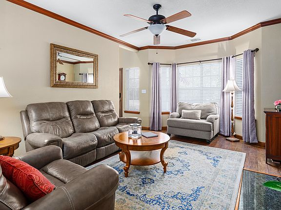 4th image of 2825 Mountain High Dr