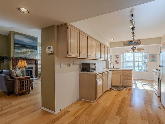 5th image of 2865 Fremont Ct