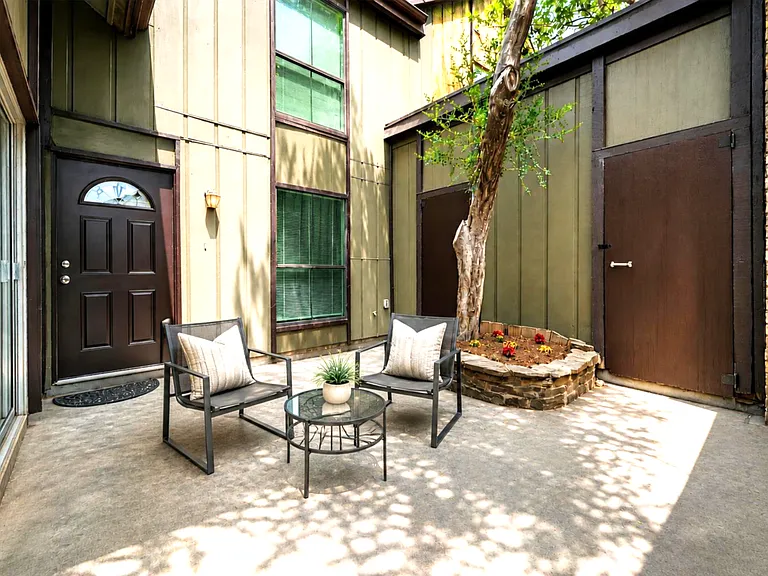 4629 Country Club Dr #1063 — Photo 2