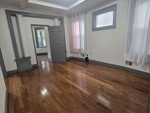 5th image of 576 Hawthorne Ave #G1
