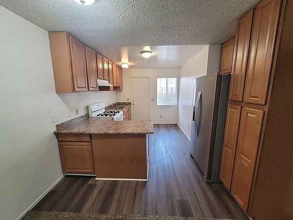 5th image of 811 W State St
