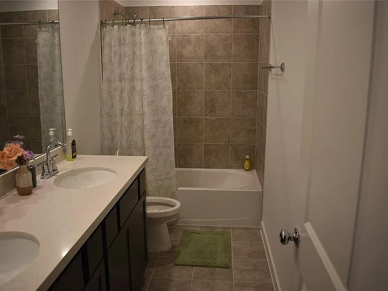 9742 Burlington Bristol Dr — Photo 20