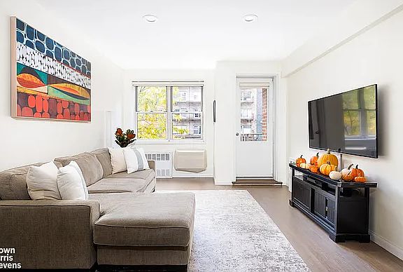 2nd image of 170 W 23rd St APT 2U