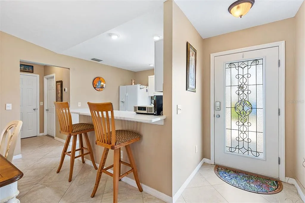 2 bed, 2.0 bath, 1240 sqft, $2,200 — Photo 3