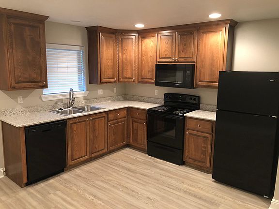 2nd image of 6886 Sunny Ln