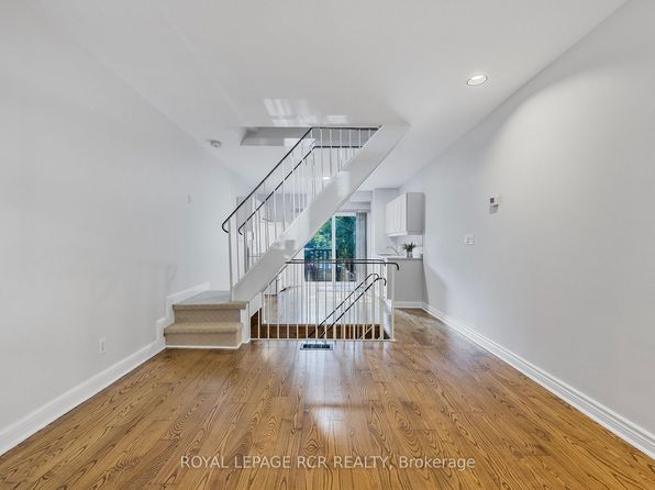 Additional property image - 21 Mountalan Ave, Toronto, ON M4J 1H3